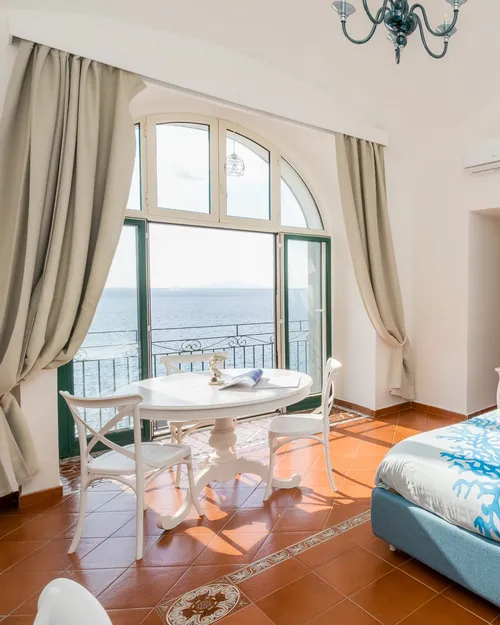 Nel blu della Costiera Sorrentina